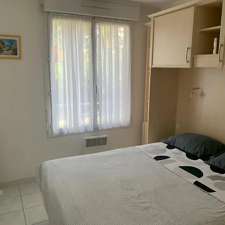 Appartamento Le Tropical Fréjus Esterno foto
